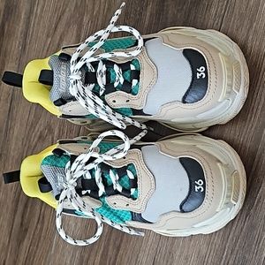 Like New Triple S size 36
